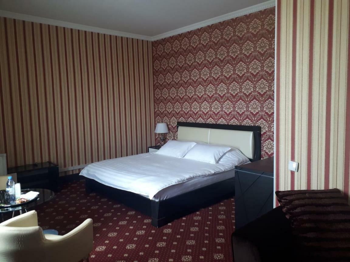 seoul hotel Șîmkent Exterior foto